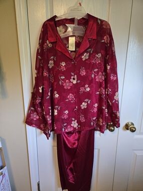 Women's 3Piece Floral Satin Pajama Set - Burgundy